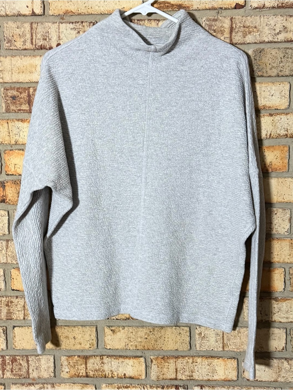 Lululemon grey mock neck sweater M